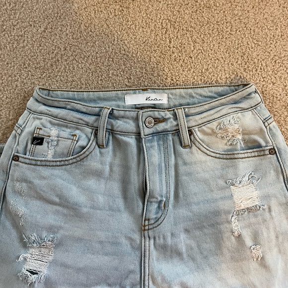 Kancan light was distressed Jean size 5/27 - Picture 2 of 5